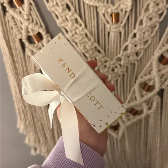 NWT Kendra Scott Textured Gold Zorte Earrings - Picture 5 of 5